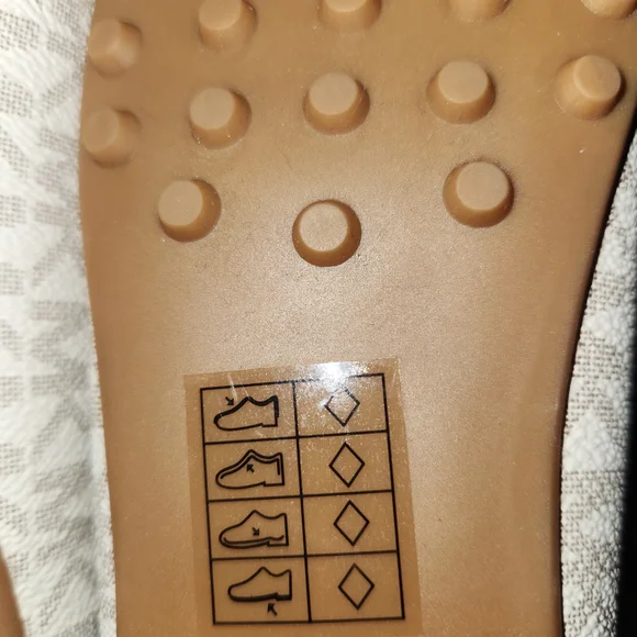 Michael Kors Cream and Gray Flats with Classic Comfort Size 5.5m - Picture 9 of 9